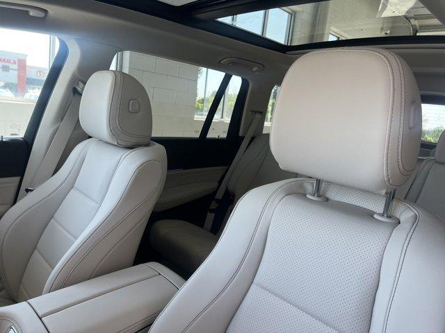 new 2025 Mercedes-Benz GLS 450 car, priced at $92,499