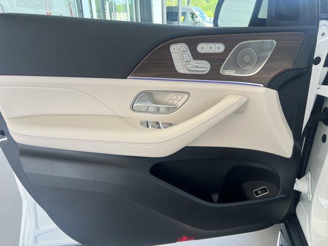 new 2025 Mercedes-Benz GLS 450 car, priced at $92,499