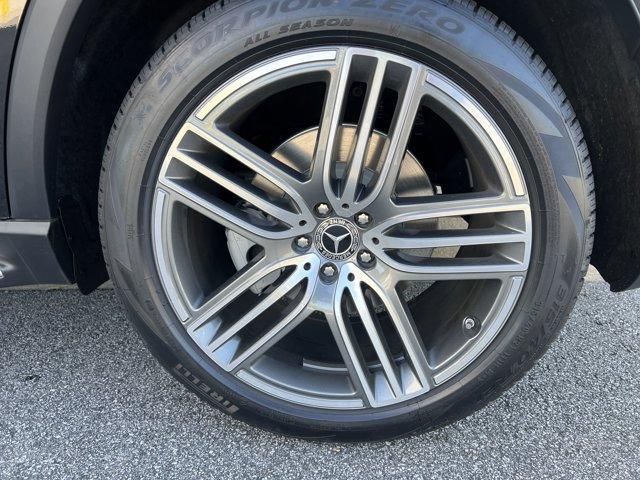 new 2025 Mercedes-Benz GLS 450 car, priced at $92,974