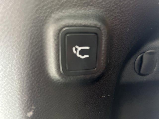 used 2020 Jeep Cherokee car, priced at $19,390