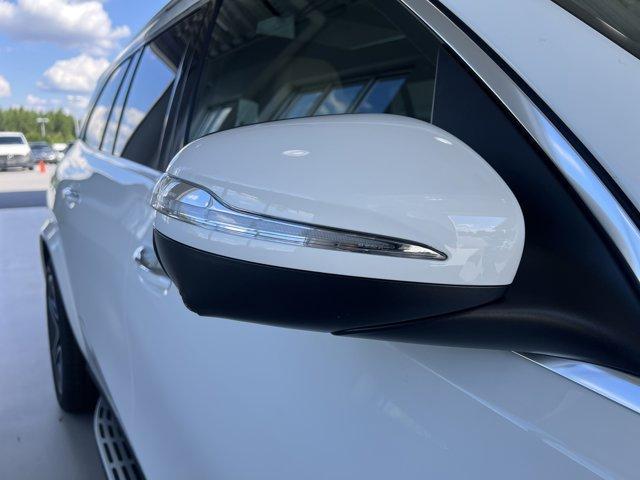 new 2025 Mercedes-Benz GLS 450 car, priced at $100,689
