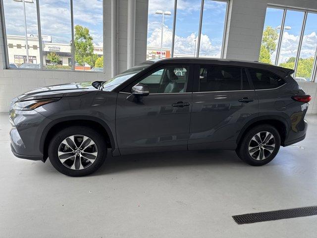 used 2023 Toyota Highlander car, priced at $39,690