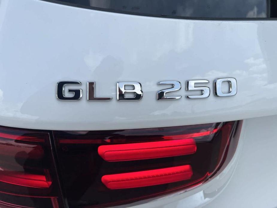 new 2025 Mercedes-Benz GLB 250 car, priced at $49,149