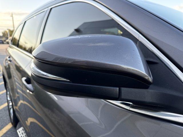 used 2018 Toyota Highlander car, priced at $29,690