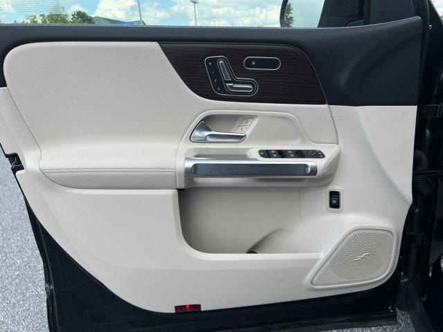 new 2025 Mercedes-Benz GLB 250 car, priced at $51,769