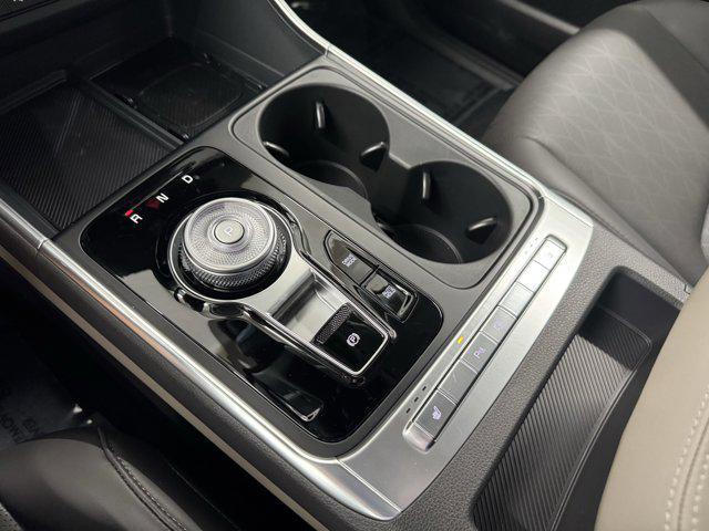 new 2026 Kia Carnival Hybrid car, priced at $45,120