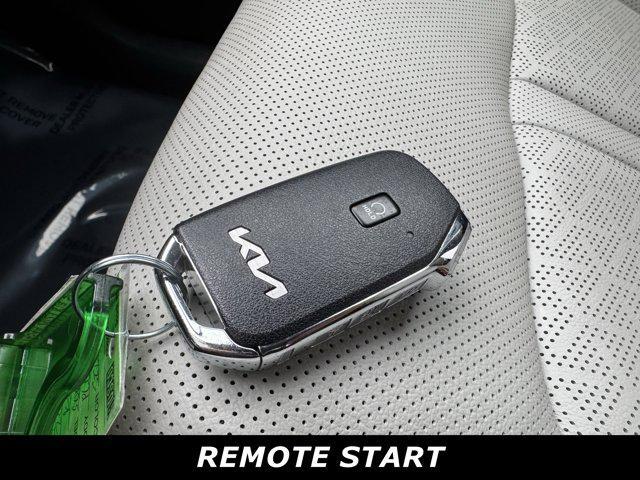 used 2023 Kia Sorento Plug-In Hybrid car, priced at $35,102