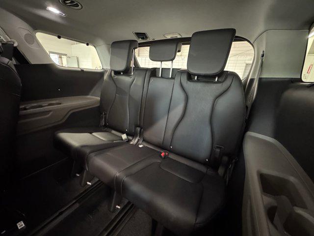 new 2026 Kia Carnival Hybrid car, priced at $50,285