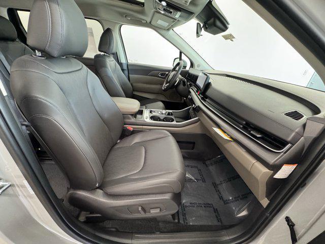 new 2026 Kia Carnival Hybrid car, priced at $50,285