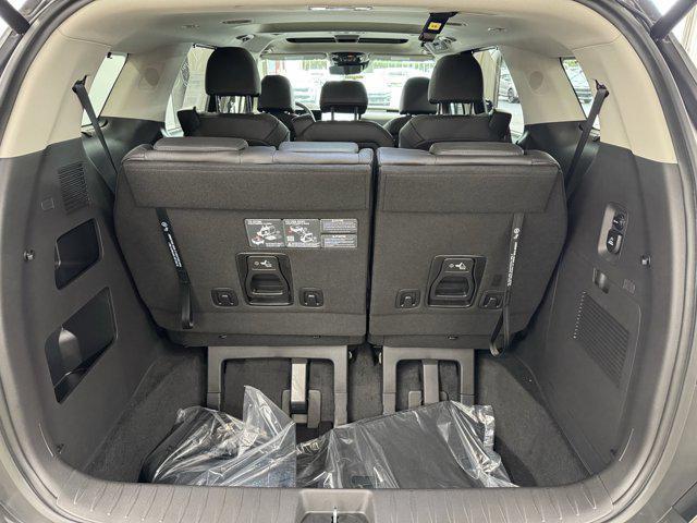 new 2025 Kia Carnival Hybrid car, priced at $53,655