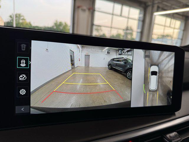 new 2025 Kia Sorento Hybrid car, priced at $43,712