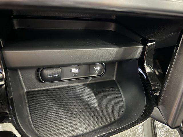 new 2025 Kia Seltos car, priced at $27,653