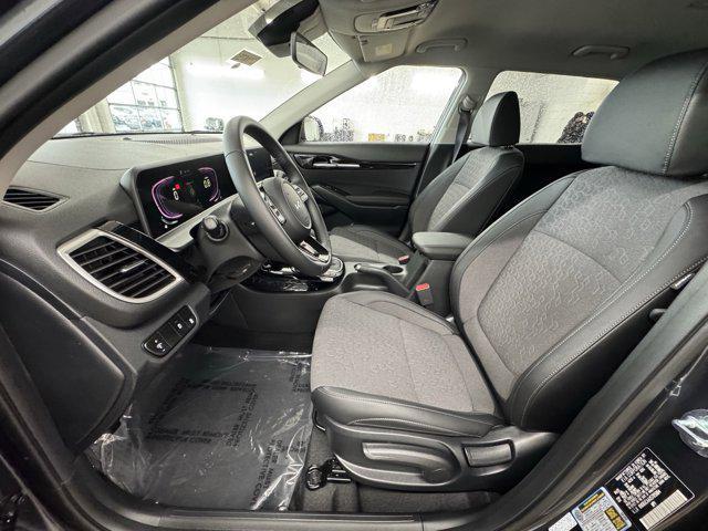 new 2025 Kia Seltos car, priced at $27,653