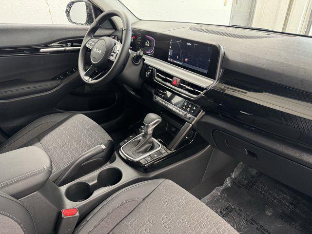 new 2025 Kia Seltos car, priced at $27,653