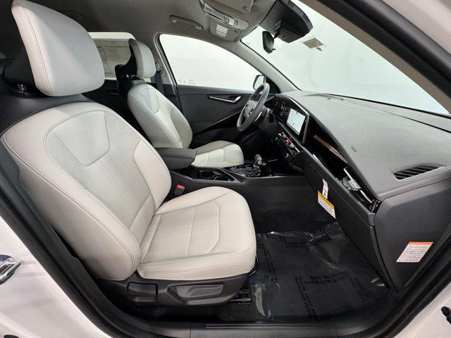 new 2025 Kia Niro car, priced at $30,298