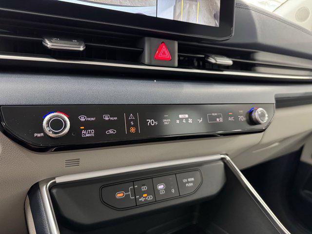 new 2025 Kia Carnival Hybrid car, priced at $49,635