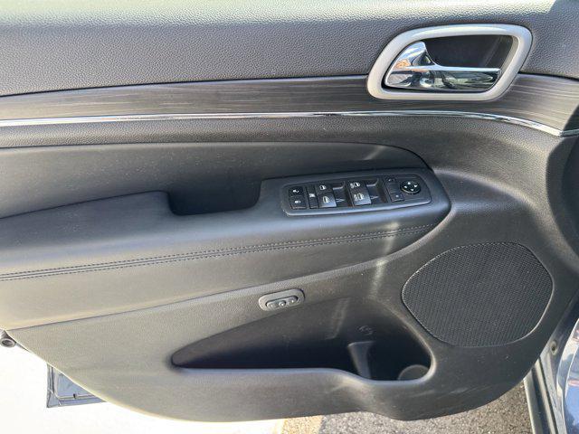 used 2021 Jeep Grand Cherokee car, priced at $29,206