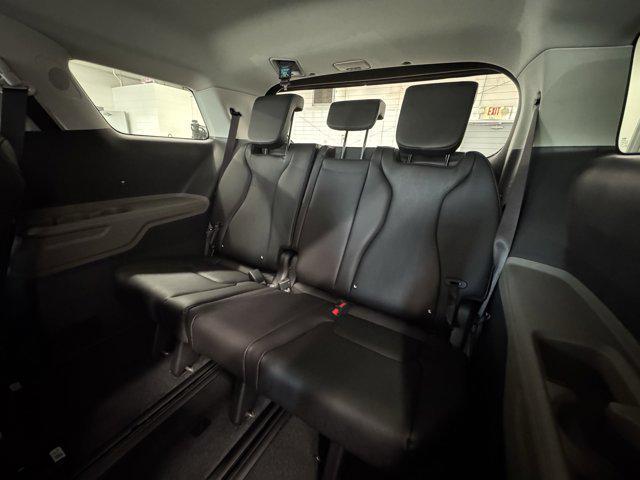 new 2026 Kia Carnival Hybrid car, priced at $42,425