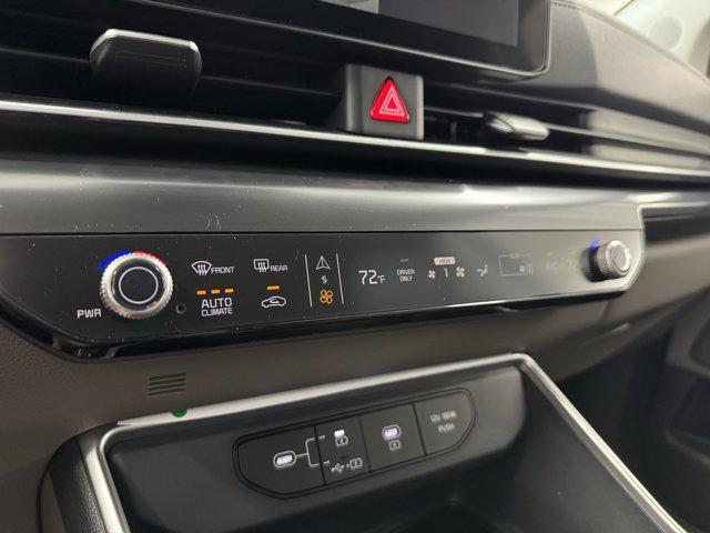 new 2026 Kia Carnival Hybrid car, priced at $42,425