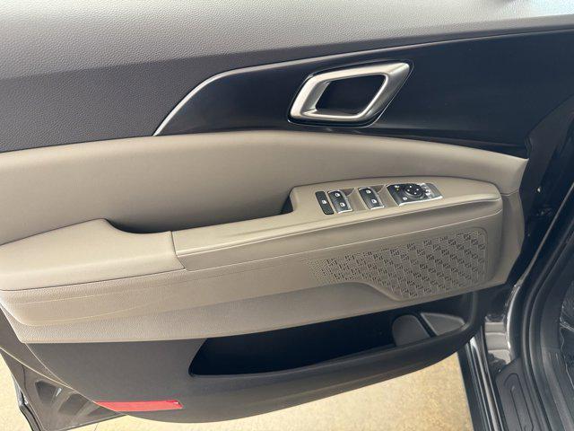 new 2025 Kia Carnival car, priced at $39,071