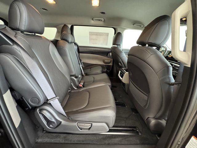 new 2025 Kia Carnival car, priced at $39,071