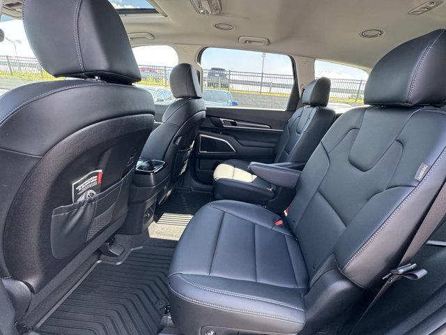 new 2025 Kia Telluride car, priced at $38,629