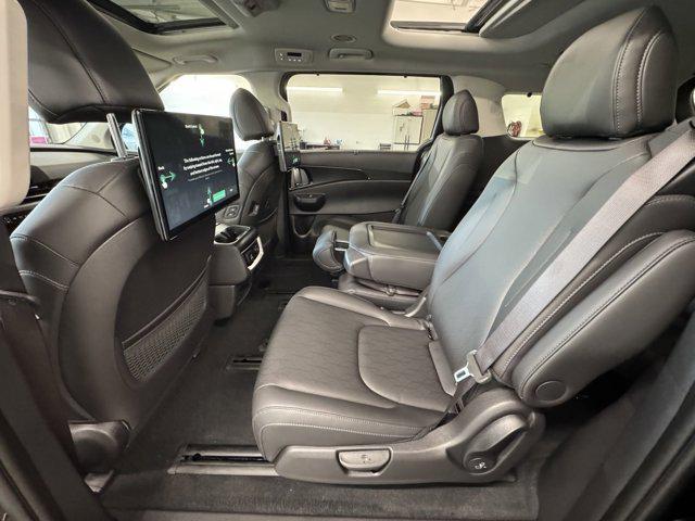 new 2025 Kia Carnival Hybrid car, priced at $50,942
