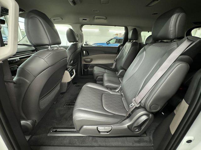 new 2025 Kia Carnival car, priced at $43,958