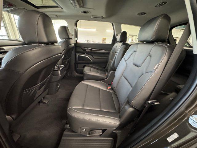 new 2025 Kia Telluride car, priced at $40,805