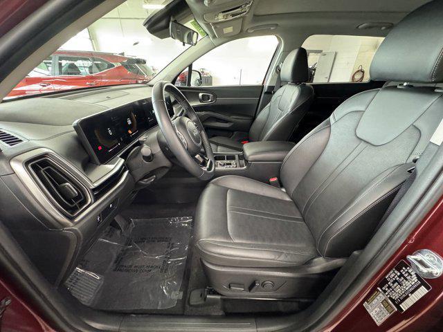 used 2024 Kia Sorento car, priced at $33,928