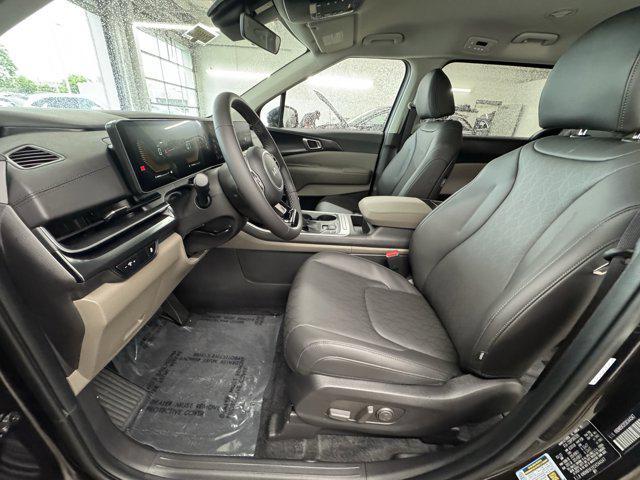 new 2025 Kia Carnival car, priced at $40,347
