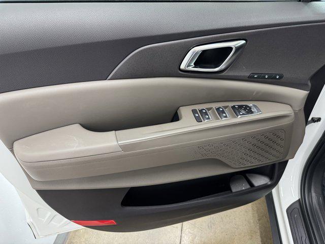 new 2025 Kia Carnival Hybrid car, priced at $44,321