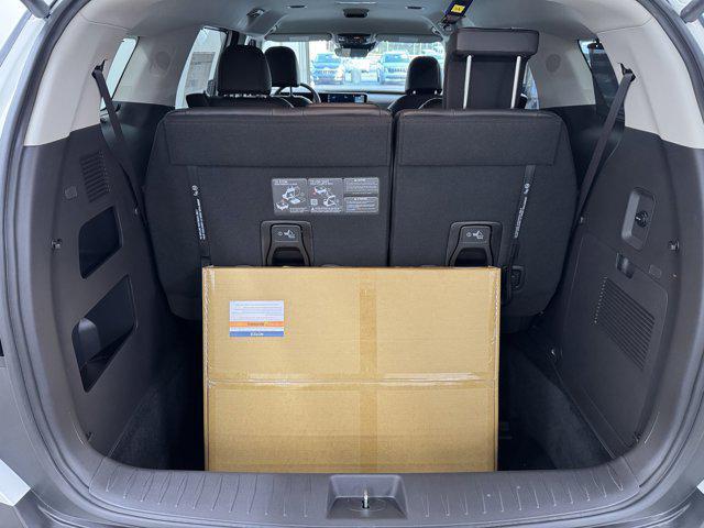 new 2025 Kia Carnival Hybrid car, priced at $44,321