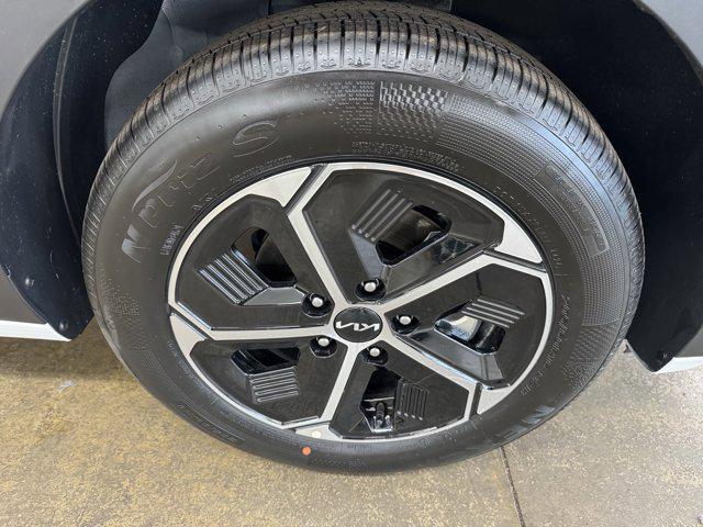 new 2025 Kia Niro car, priced at $27,580