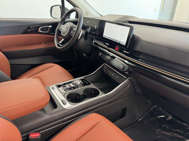 new 2026 Kia Carnival Hybrid car, priced at $53,626