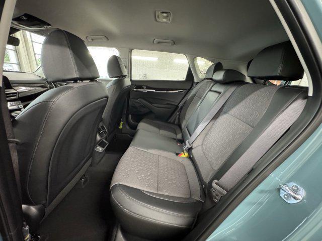 new 2025 Kia Seltos car, priced at $28,014