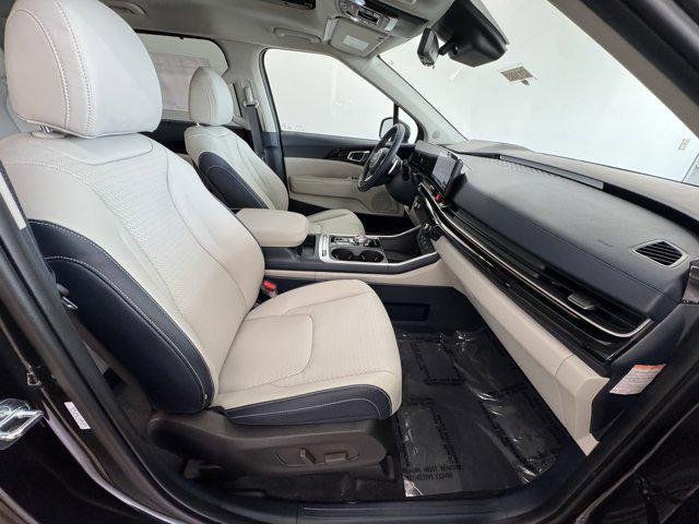 new 2026 Kia Carnival Hybrid car, priced at $52,051