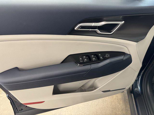 new 2025 Kia Sportage Hybrid car, priced at $34,148