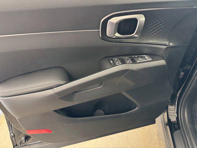 new 2025 Kia Sorento car, priced at $36,853