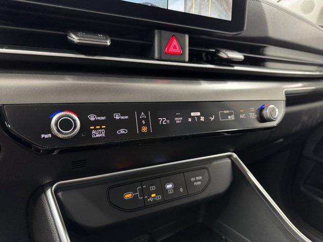 new 2026 Kia Carnival Hybrid car, priced at $55,285