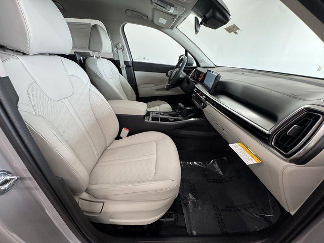 new 2025 Kia Sorento car, priced at $39,838