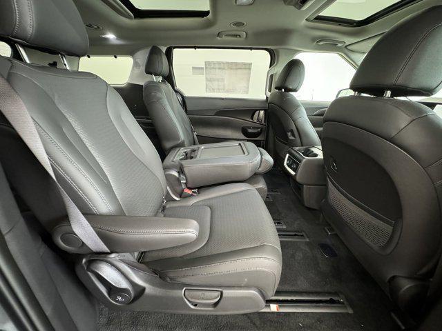 new 2025 Kia Carnival car, priced at $52,725