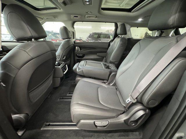 new 2025 Kia Carnival car, priced at $52,725