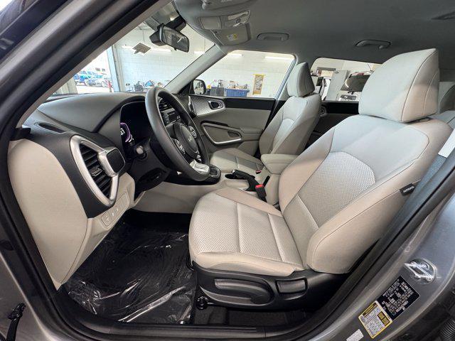 new 2025 Kia Soul car, priced at $21,613