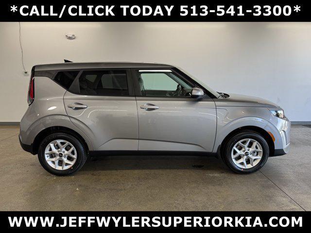 new 2025 Kia Soul car, priced at $21,613