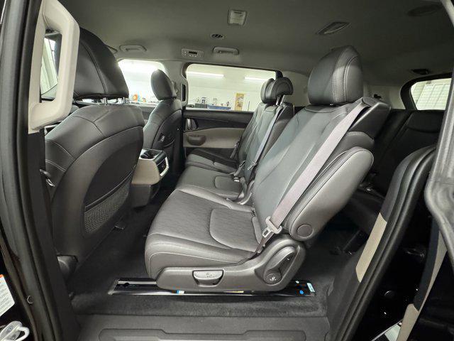 new 2025 Kia Carnival car, priced at $40,051
