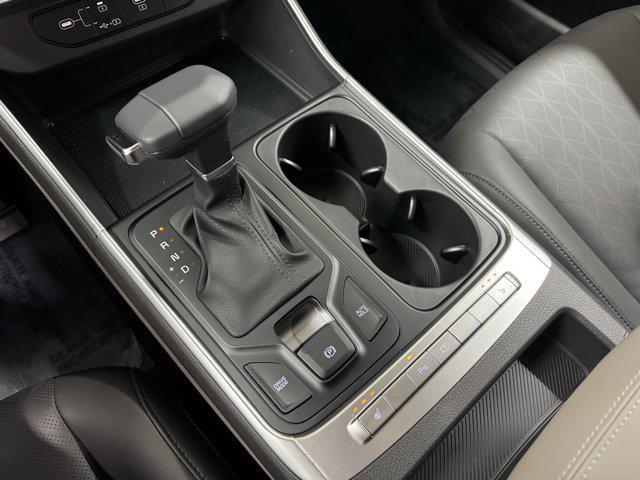 new 2025 Kia Carnival car, priced at $40,051