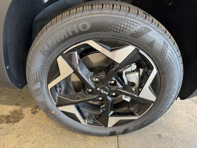 new 2025 Kia Seltos car, priced at $27,694