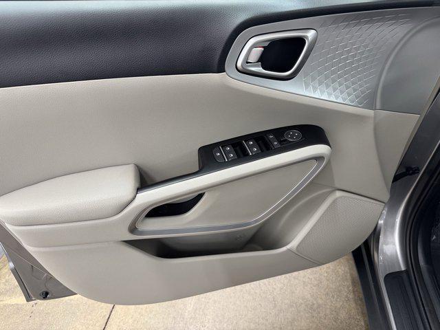 new 2025 Kia Soul car, priced at $21,606