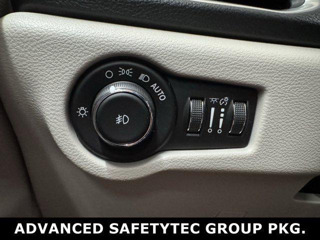 used 2017 Chrysler Pacifica Hybrid car, priced at $20,325